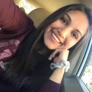 Meet your Posher, Yaneth